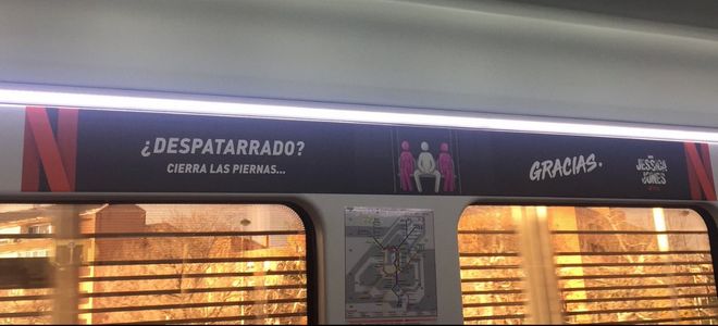 Una sola campaña de Netflix promociona la segunda temporada de Jessica Jones y llama a corregir el manspreading