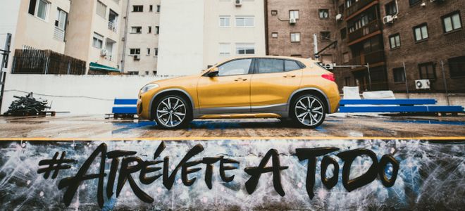 Los muros de Urban X2 en el lanzamiento de BMW X2 se cubrieron arte urbano