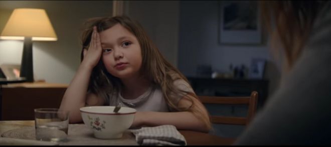 La dulce protagonista de este spot tiene una buena razón para tomar la sopa