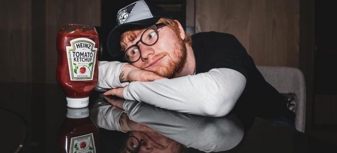 Heinz está de aniversario y lo celebra con una botella de ketchup «tatuada» como Ed Sheeran