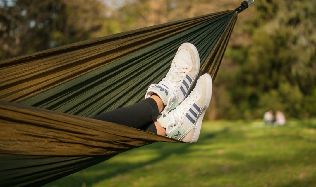 Las zapatillas veganas de adidas llegan  para ayudar a acabar con los residuos plásticos