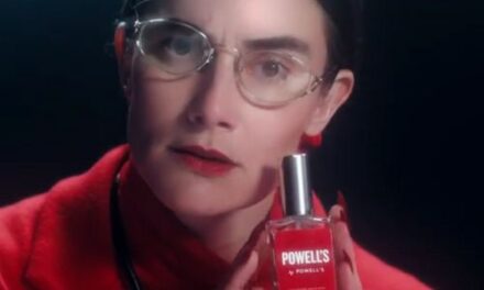 Se hace realidad el primer perfume para bibliófilos gracias a Powell’s