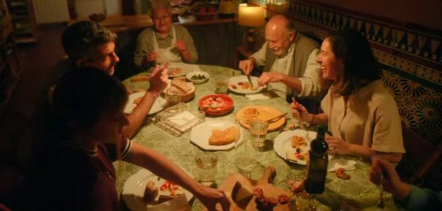 El nuevo spot de Carbonell reivindica los valores de la cocina casera