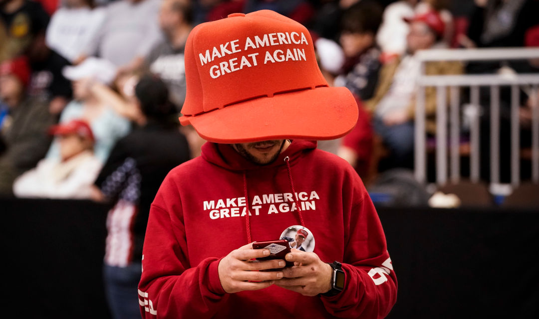 MAGA: El eslogan que se convirtió en movimiento y negocio en la investidura de Trump