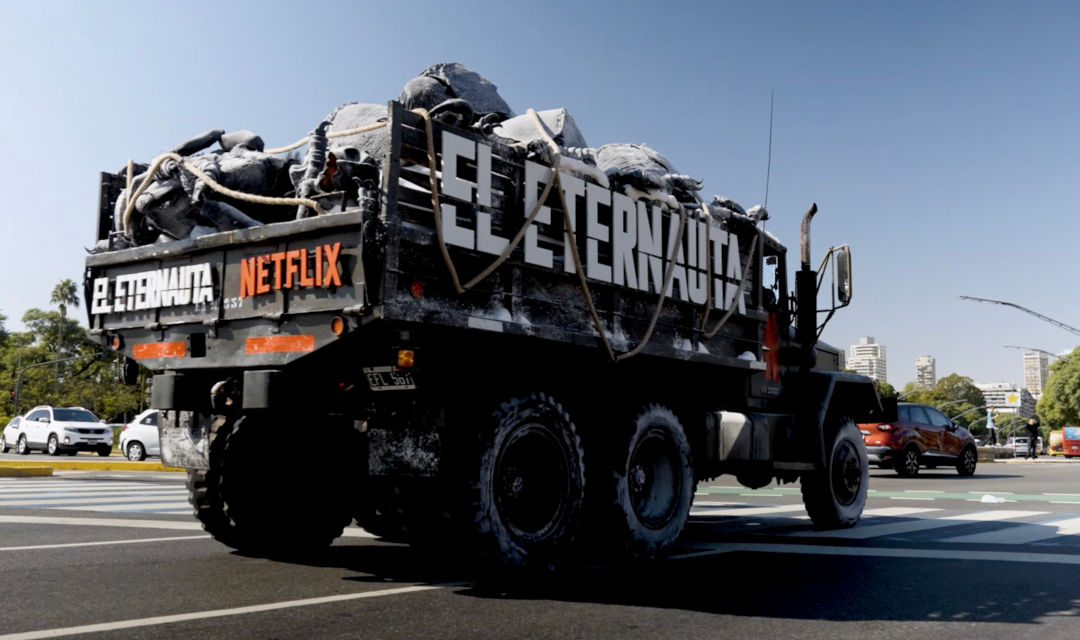 "El Eternauta" conquista el mundo y las calles de Buenos Aires con una activación impactante